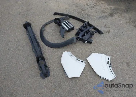 2025 Nissan Kicks Sr Intelligent Awd from USA, damaged, VIN 3N8AP6DB4SL327803